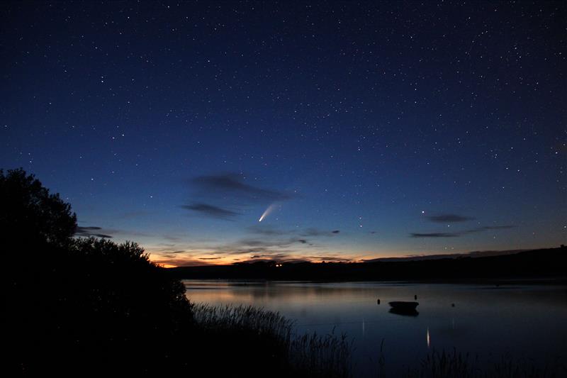 Comet Neowise over the Upper Tamar Lake